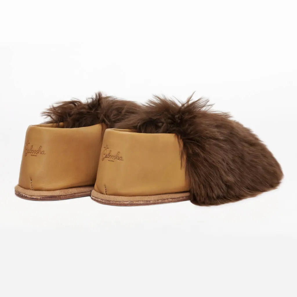 ETHICALLY AND CRUELTY FREE ALPACA FUR SLIPPERS IN CHOCOLATE