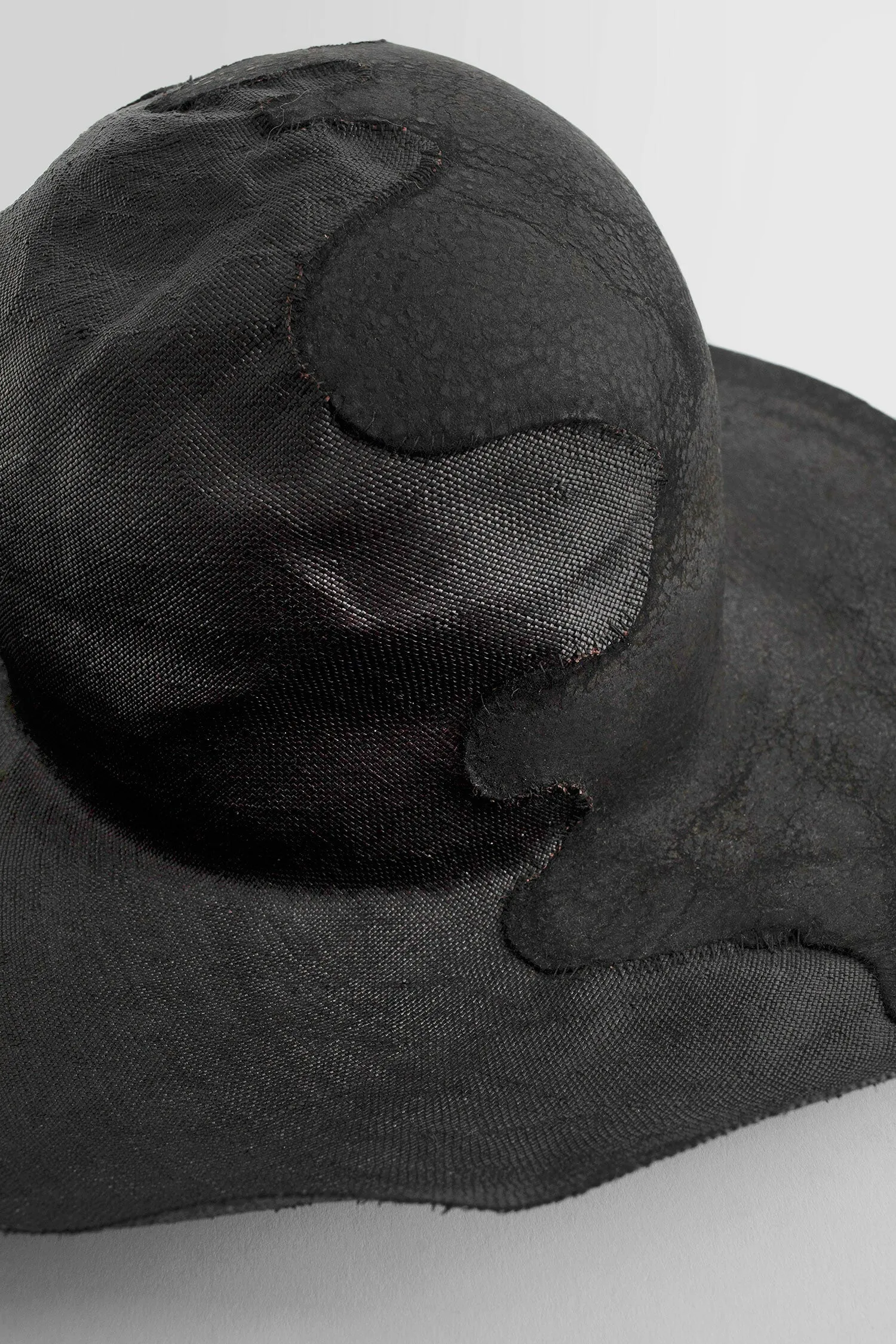 HORISAKI UNISEX BLACK HATS